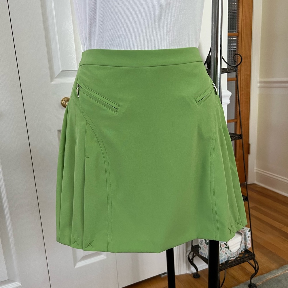 NWT WOMENS IZOD GOLF SKORT SIZE 4